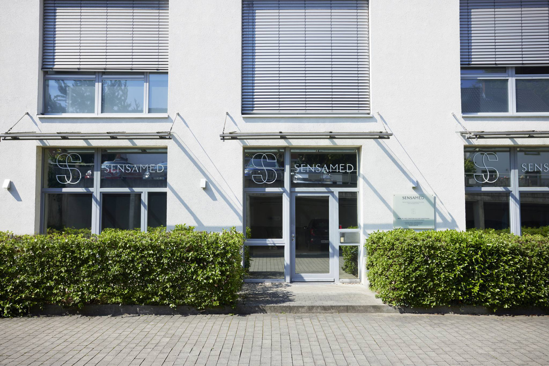 Eingangsansicht der Sensamed Praxis in Heidelberg